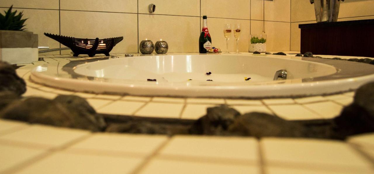 Aps Guesthouse ウィントフーク エクステリア 写真